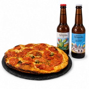 Box Fcazz e Birr Bistrot Sciamaninn con focaccia pugliese e due birre artigianali su sfondo bianco